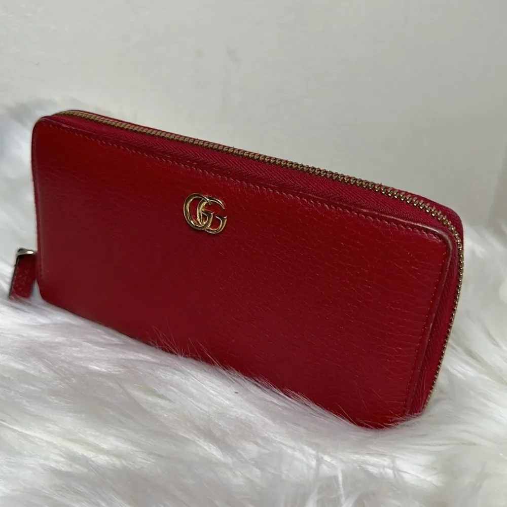 💯Authentic Gucci GG Long Zipped Around Wallet 🍀